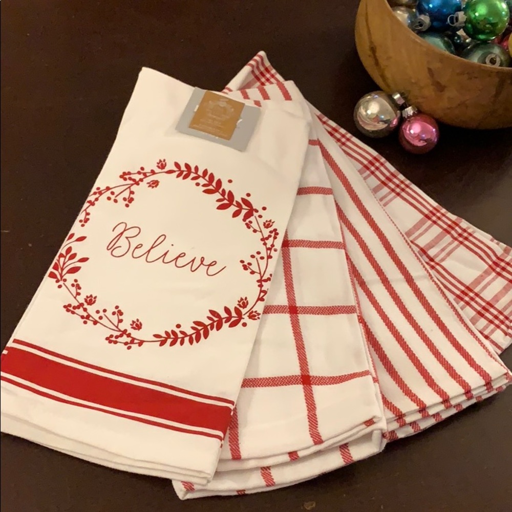 Set of 4 Christmas Towels